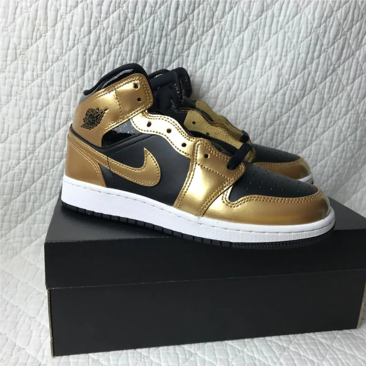 Nike shoes - Air Jordan 1 MID SE (GS) - DR6967-071 - Black/Metallic Gold white 7