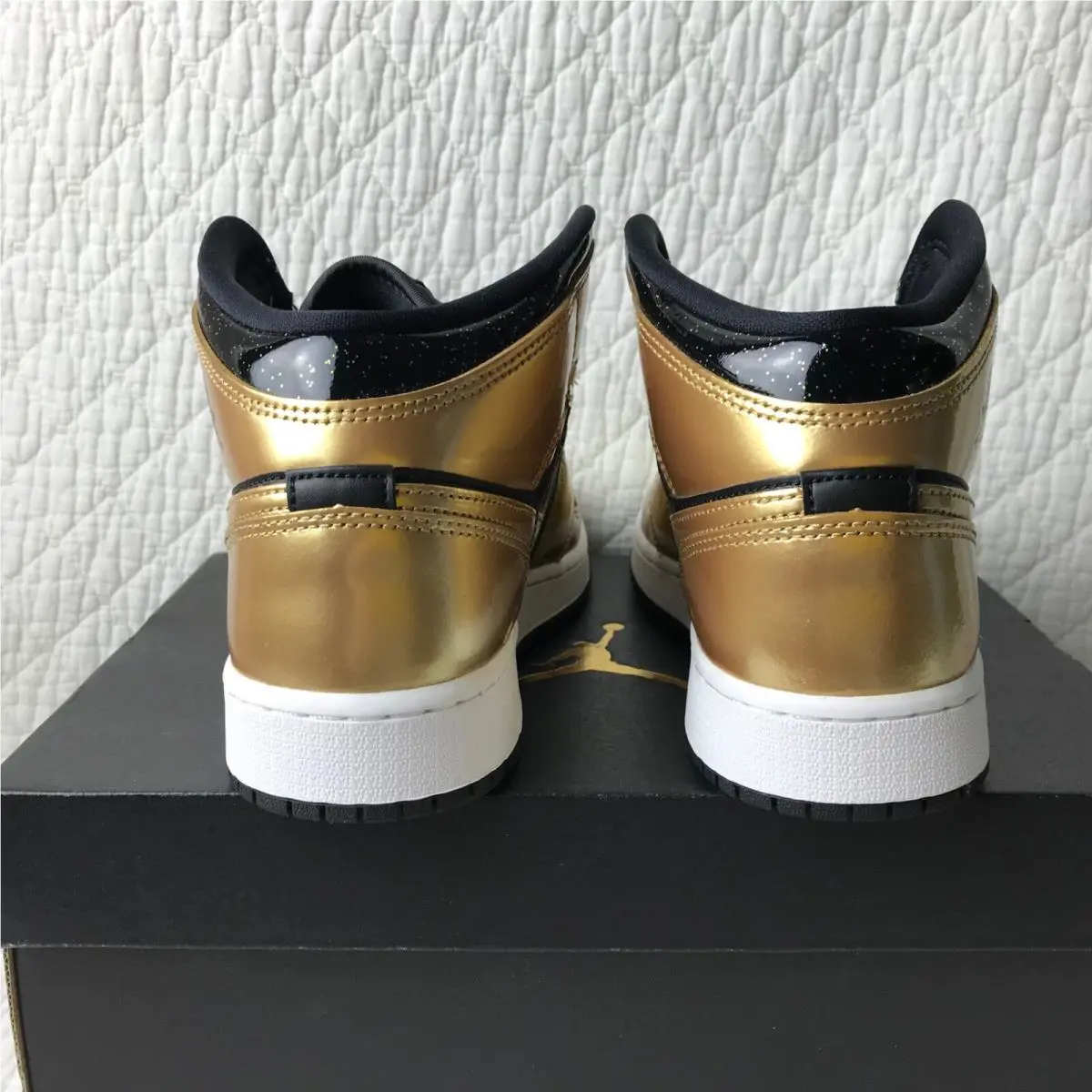 Nike shoes - Air Jordan 1 MID SE (GS) - DR6967-071 - Black/Metallic Gold white 4