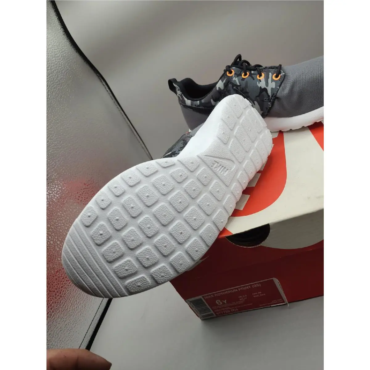 Nike shoes - Nike Roshe One GS - Roshe One - 677782004-H179 - Grey 2