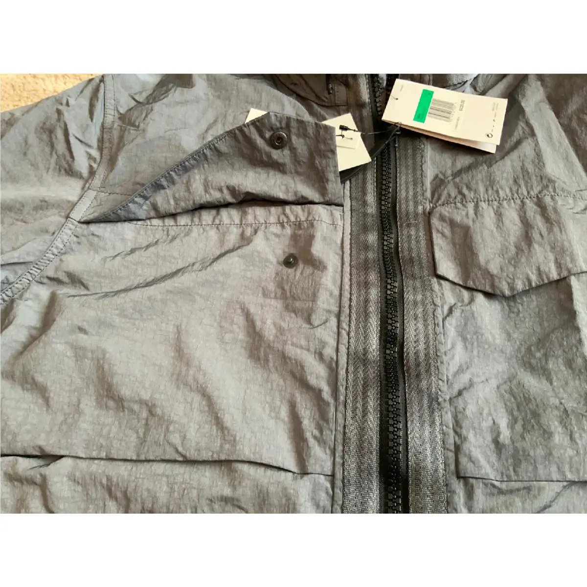 Nike clothing - Grey/Black (UPC: 0193146270014) 3