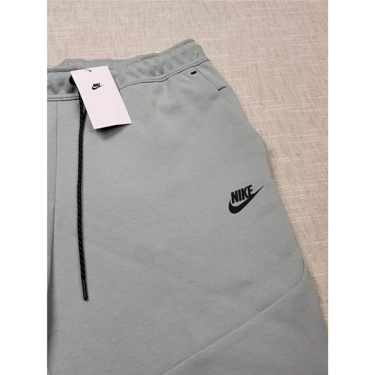 Nike clothing - NIKE NSW Tech - NSW Tech - CU4495-330 - Mica Green Black 2