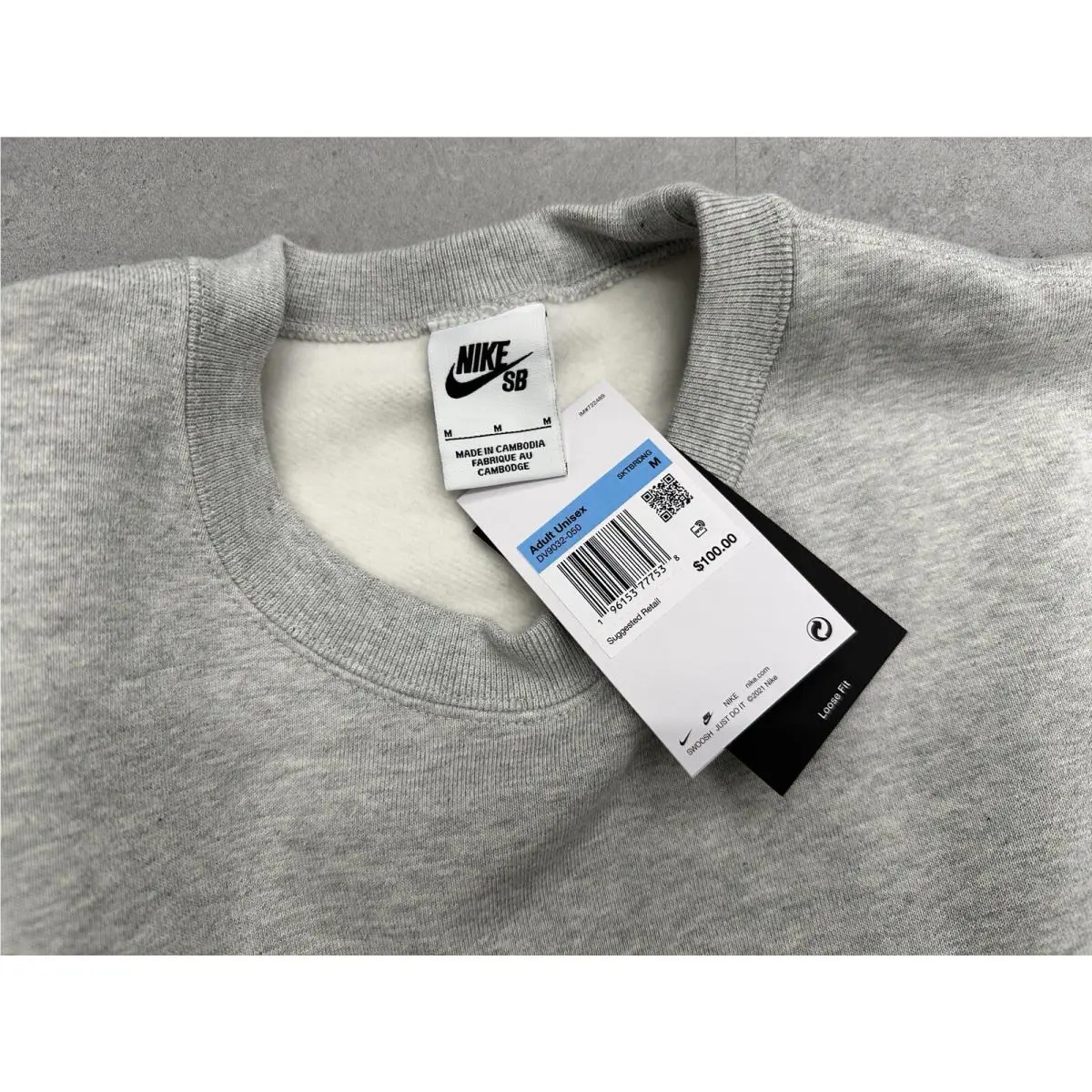 Nike clothing - DV9032-050 - DV9032-050 - Gray (UPC: 196153777538) 3