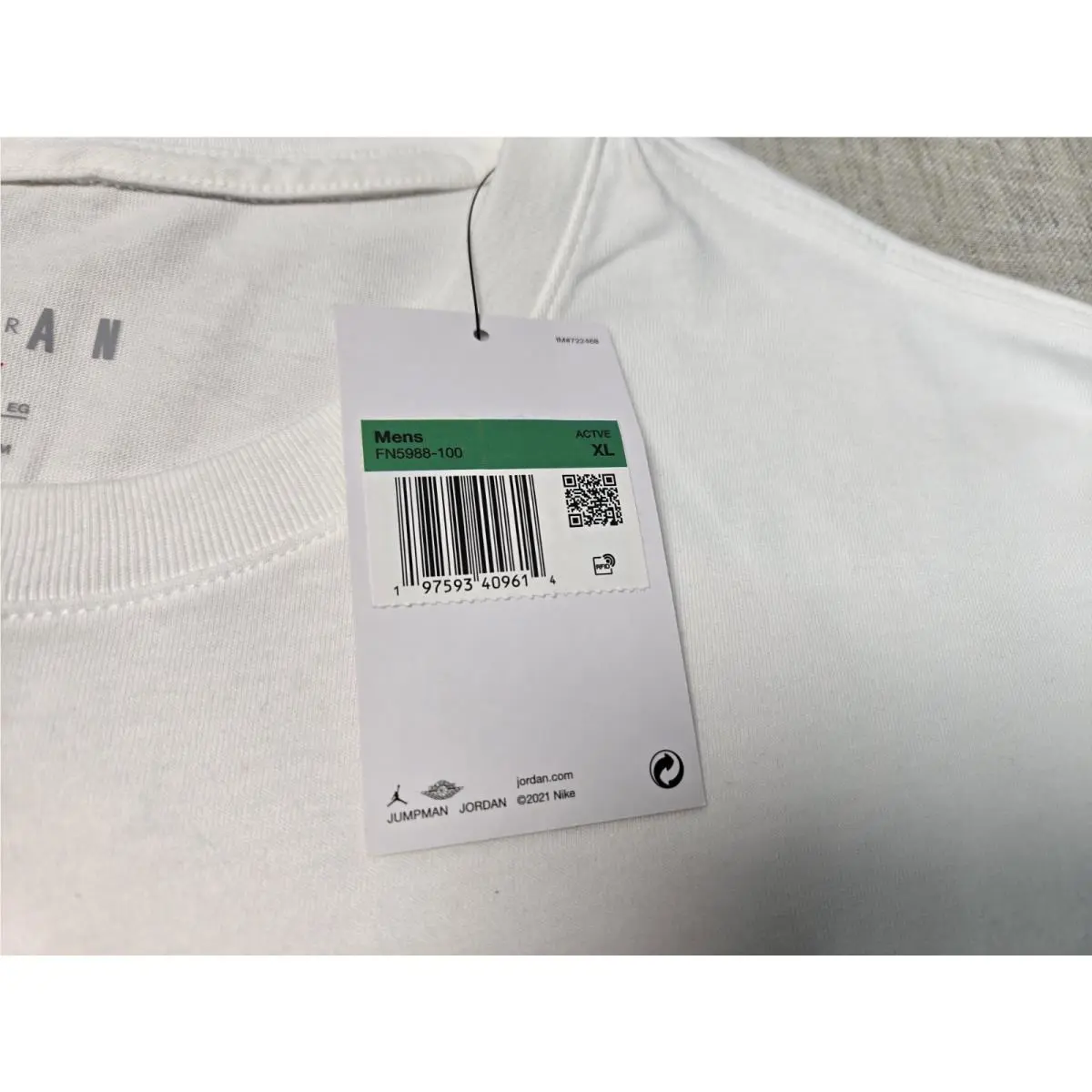 Nike clothing - White Black Red 13