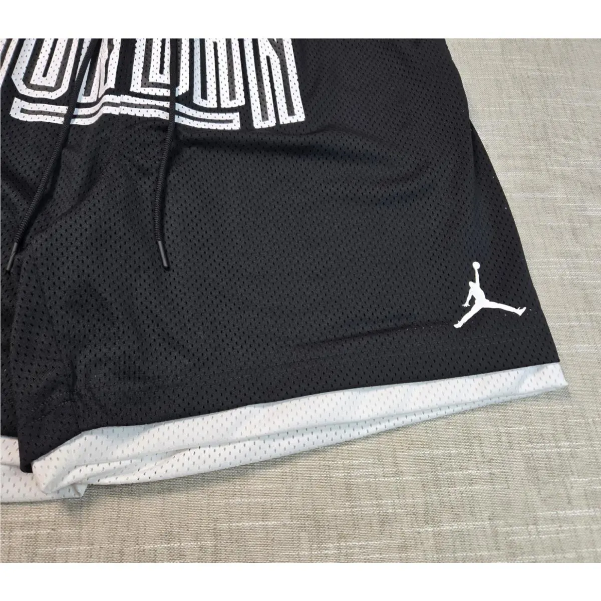 Nike clothing - White Black Red 8
