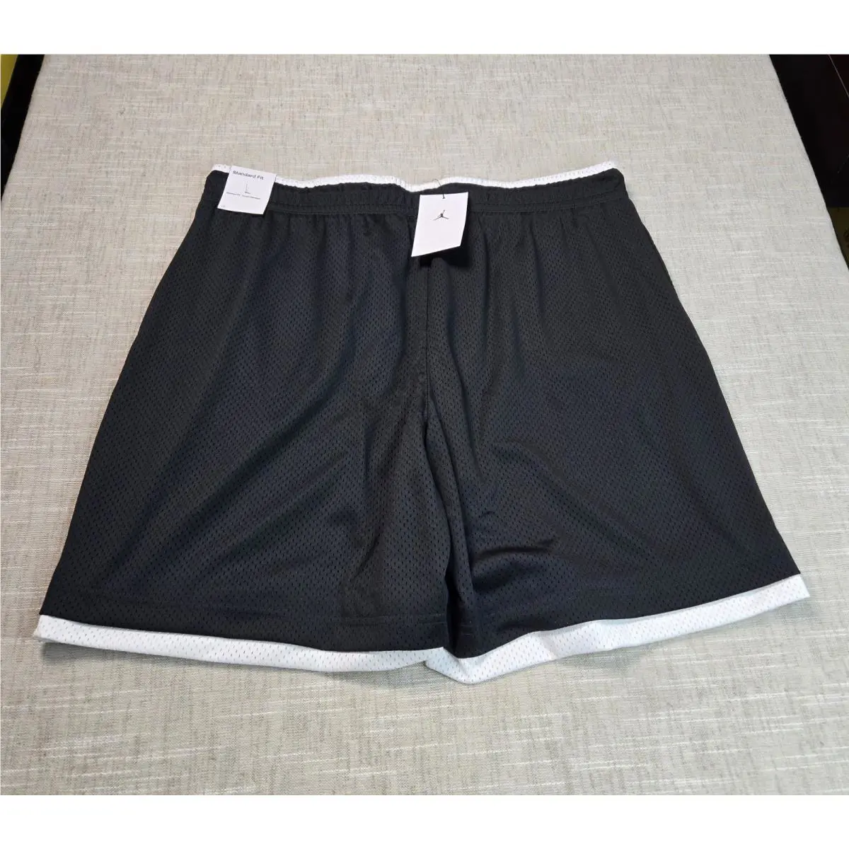 Nike clothing - White Black Red 3