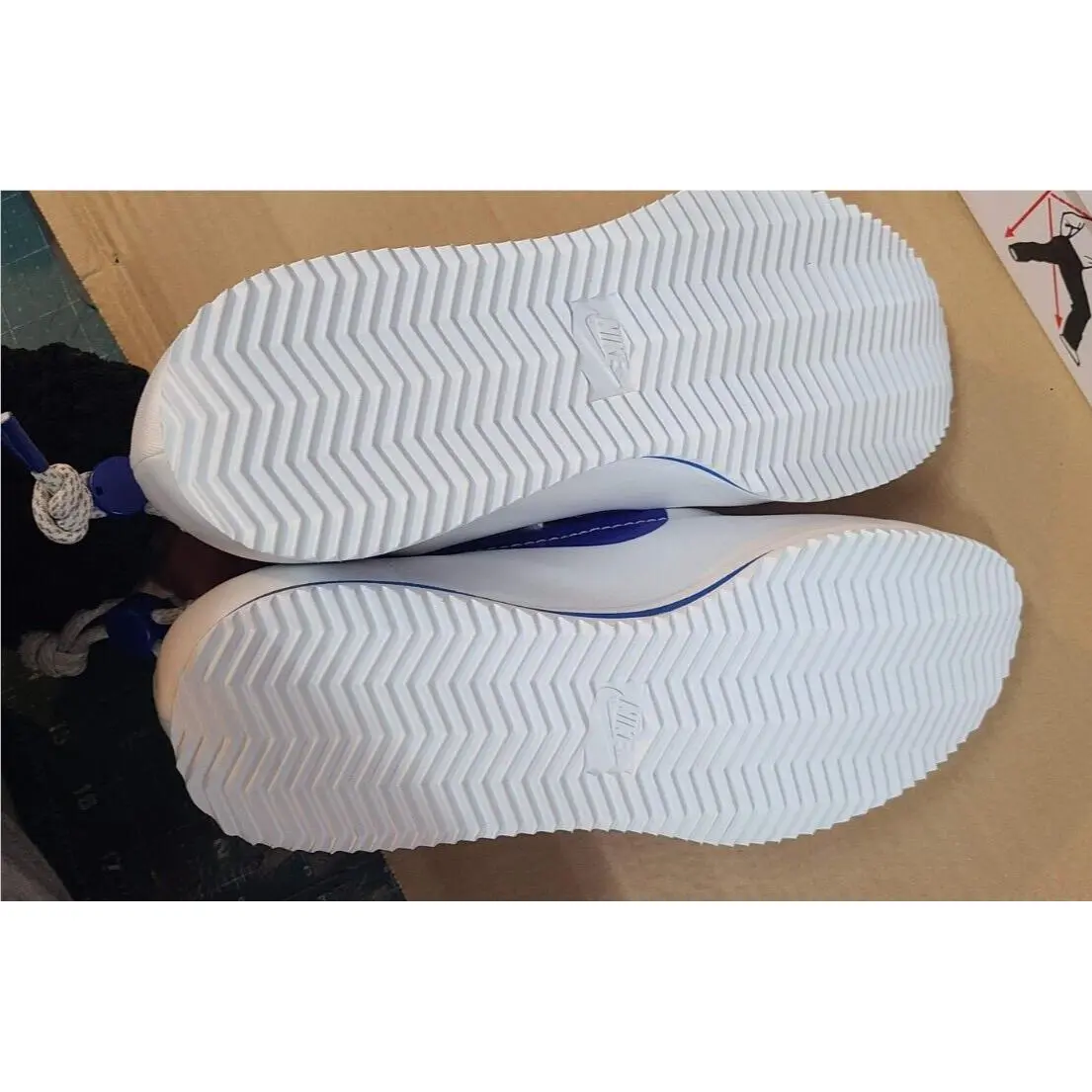 Nike shoes - White 9