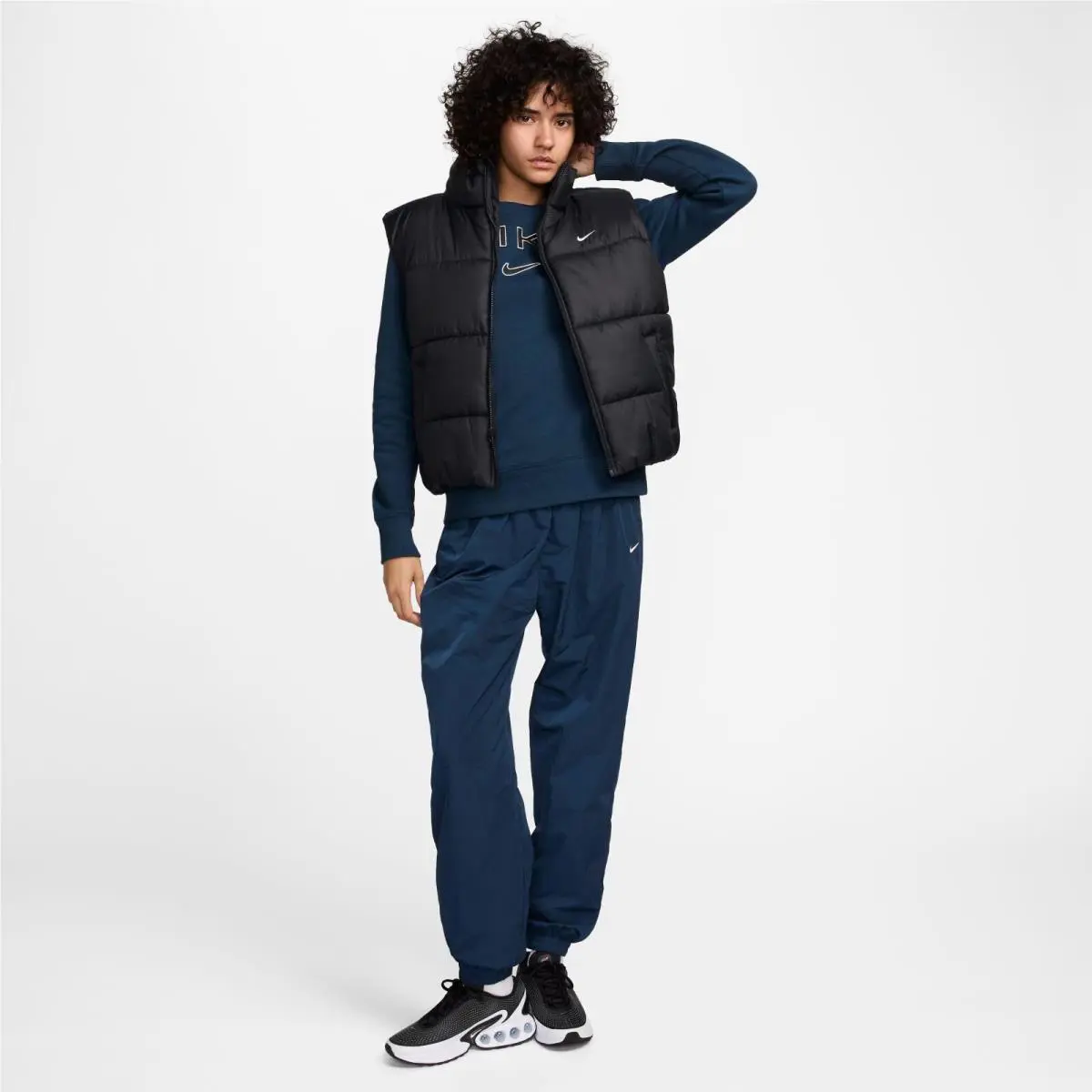 Nike clothing - FZ5922-010 - FZ5922-010 - Black/White (UPC: 197596777147) 3