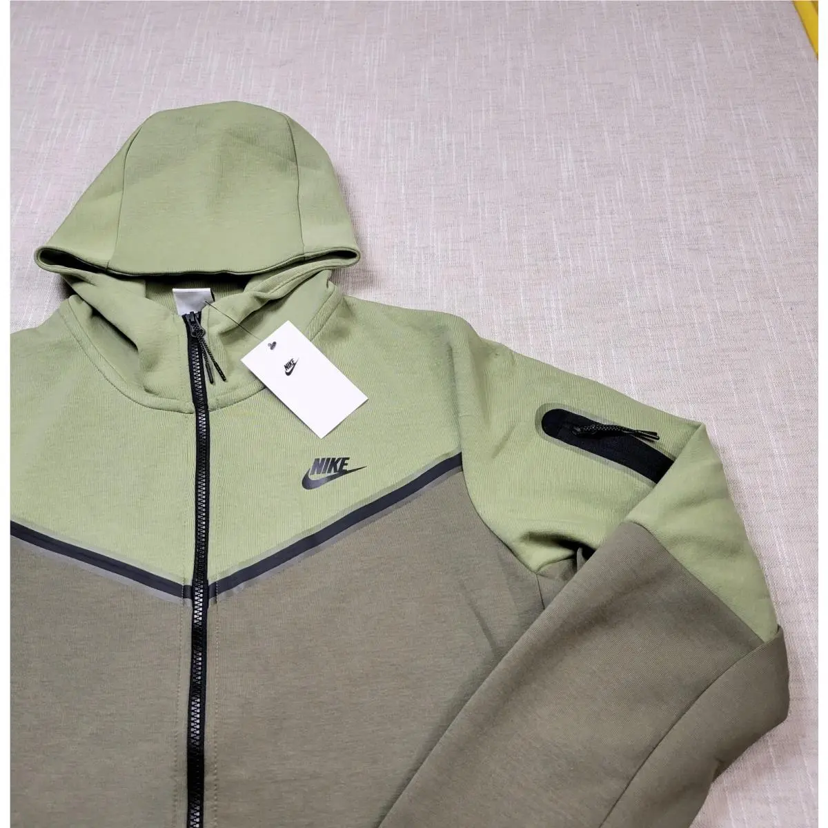 Nike clothing - CU4489-334 - CU4489-334 - Olive Green 1