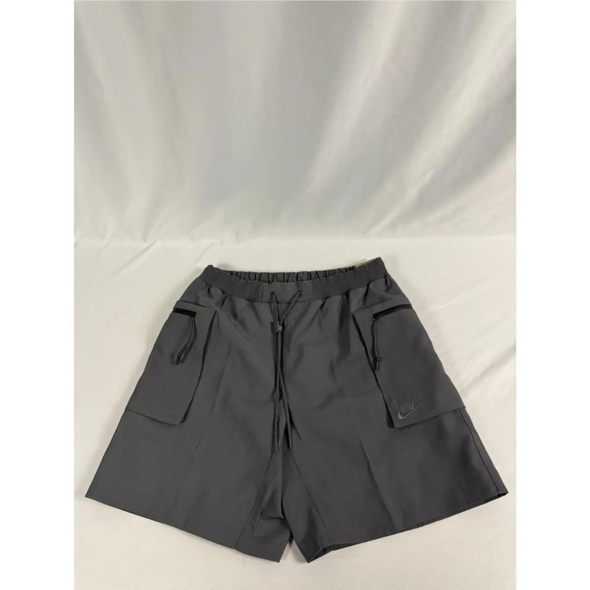 Nike Sportswear Tech Pack Woven Utility Shorts Iron Grey FB7528-068 Mens Sz Med