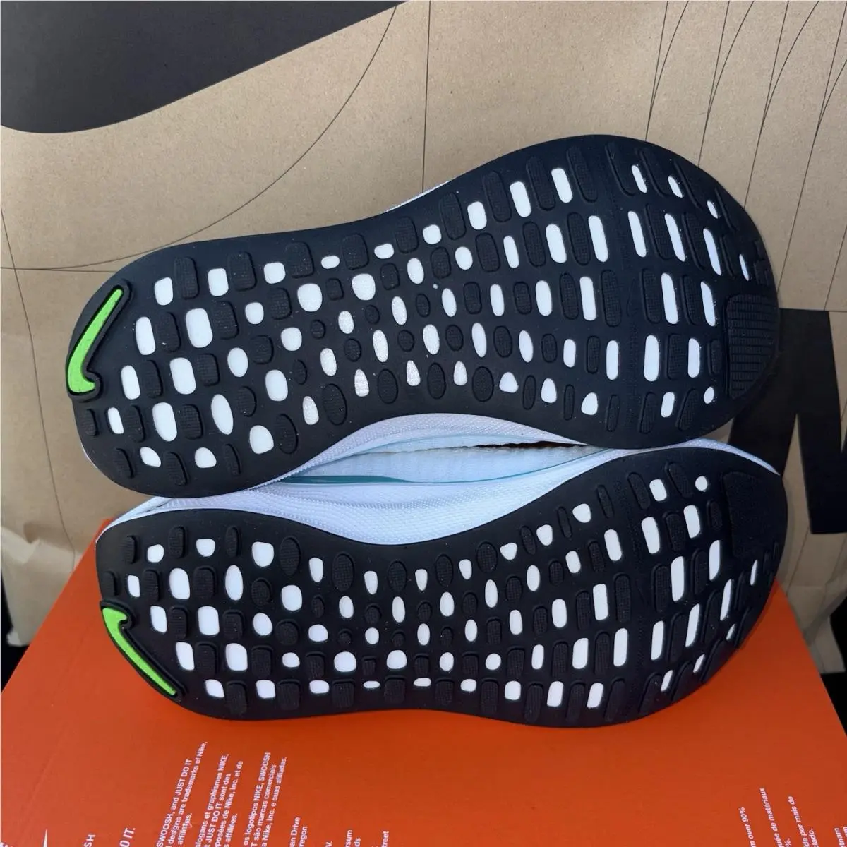 Nike shoes - Nike ReactX Infinity Run 4 - HF4997-100 - White Cactus Black 4