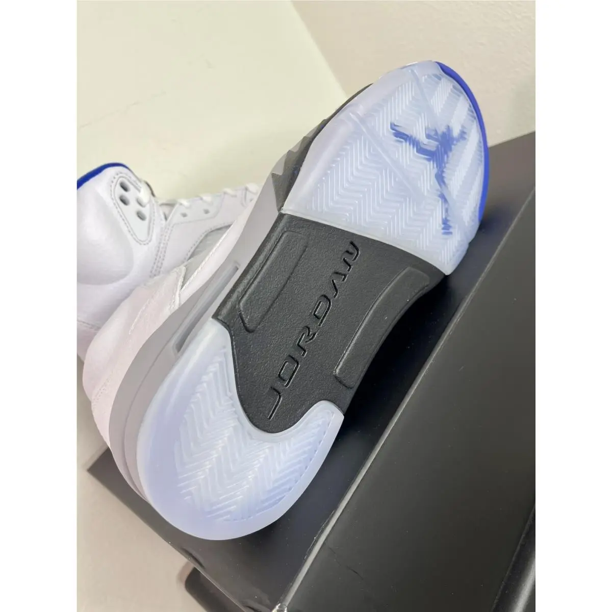 Nike shoes - Air Jordan 5 - Air - DD0587-140 - White 3