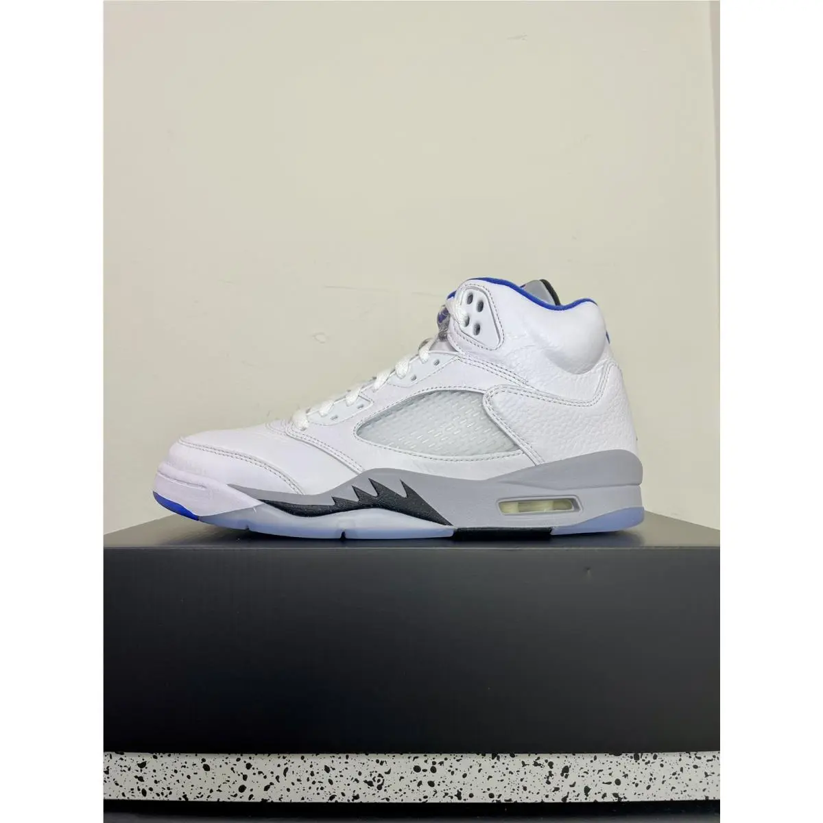 Nike shoes - Air Jordan 5 - Air - DD0587-140 - White 1