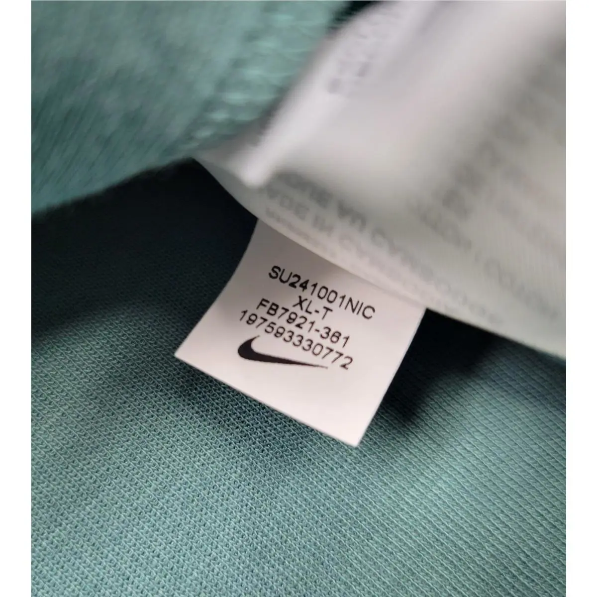 Nike clothing - FB7921-361 - FB7921-361 - Green (UPC: 0197593354884) 9