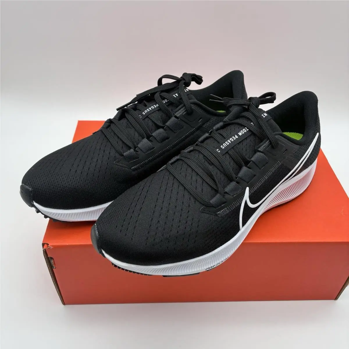 Nike Air Zoom Pegasus 38 Black White Men Size 10 Running Shoes CW7356-002 Box