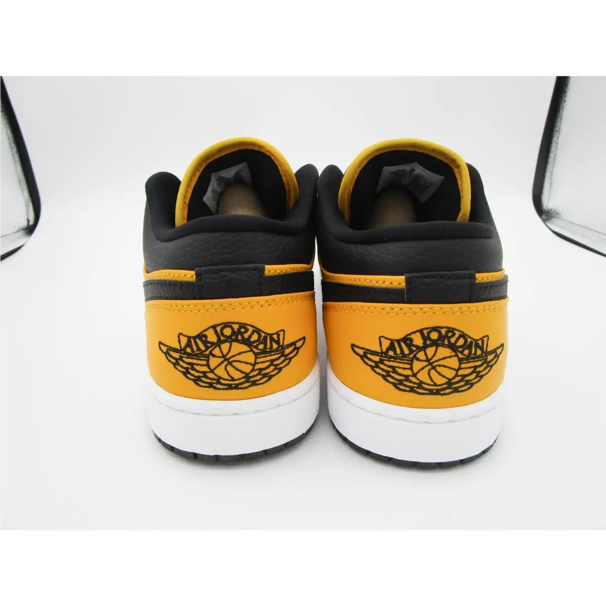 Nike shoes - Nike Air Jordan 1 - Air - 553558700 - Gold 2