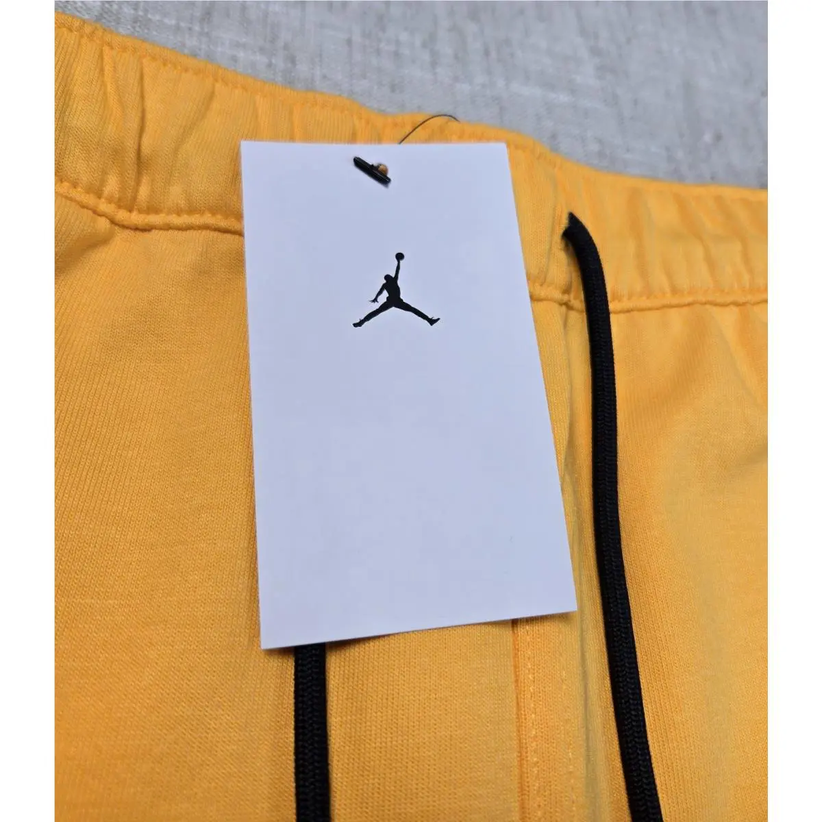 Nike clothing - White Black Yellow 10