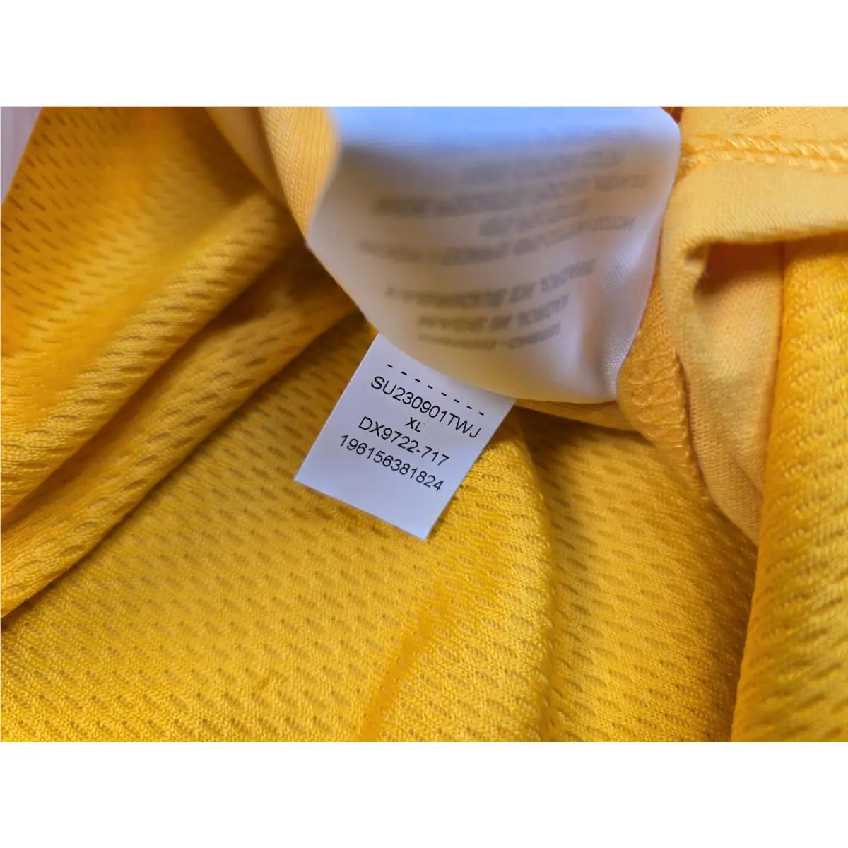 Nike clothing - White Black Yellow 15