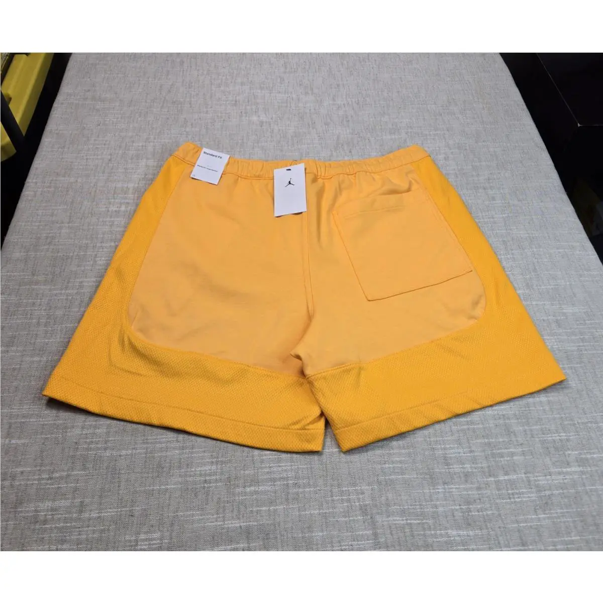 Nike clothing - White Black Yellow 6