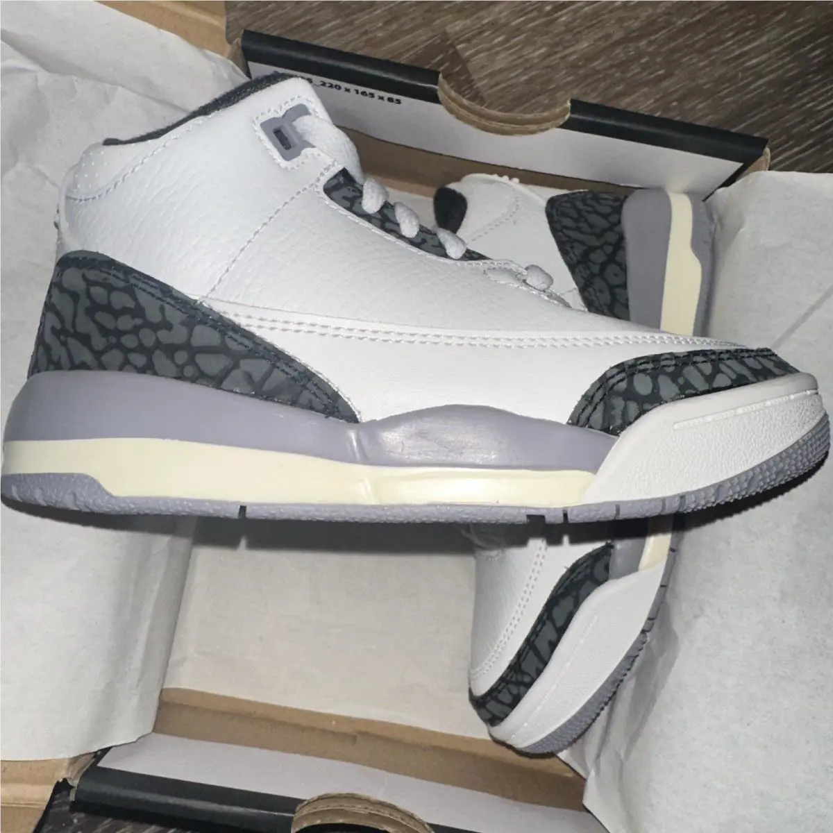 Nike shoes - Jordan 3 - White 2