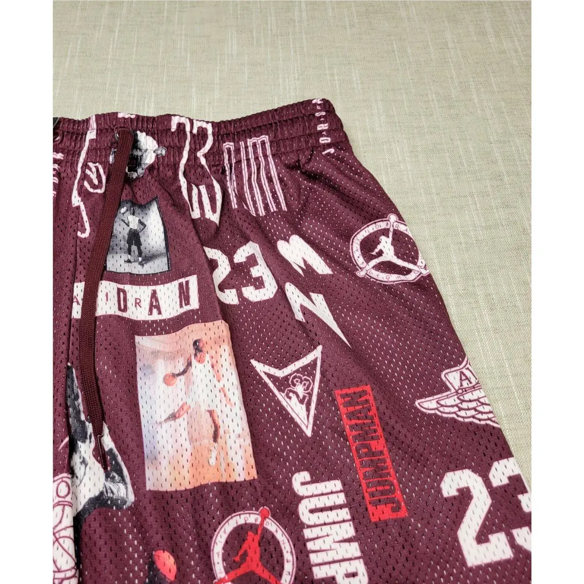 Nike clothing - NIKE Air Jordan GFX - Air GFX - AO9585-681 - Maroon Red White 1