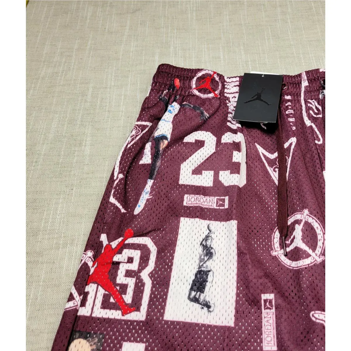 Nike clothing - NIKE Air Jordan GFX - Air GFX - AO9585-681 - Maroon Red White 2