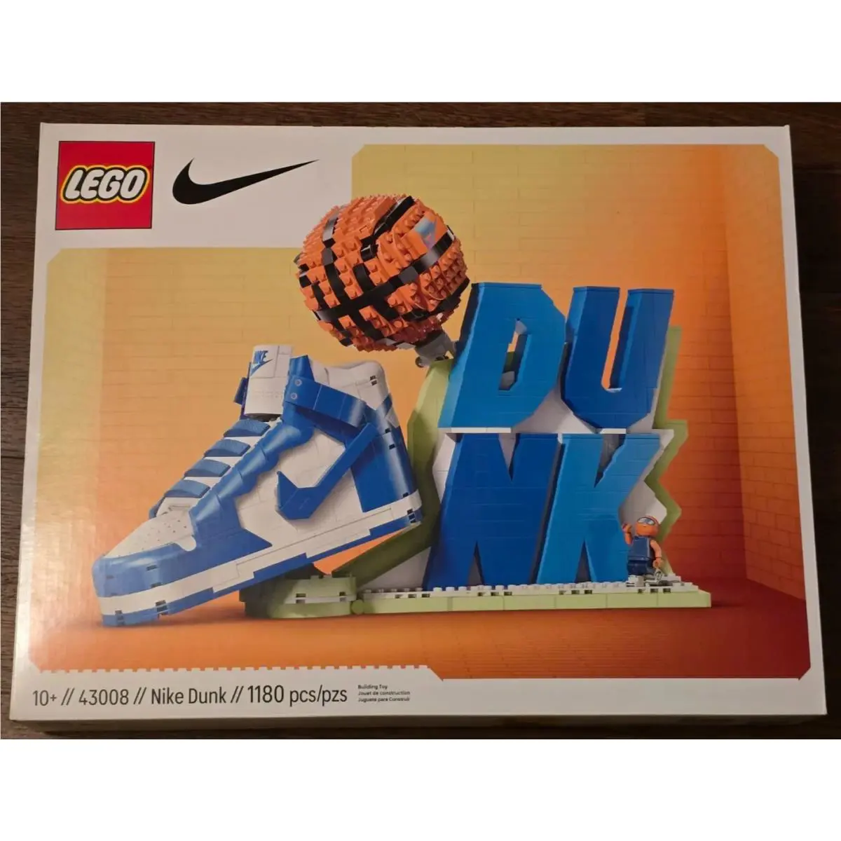 Nike Dunk x Lego Set 43008 Limited Edition Buildable Sneaker