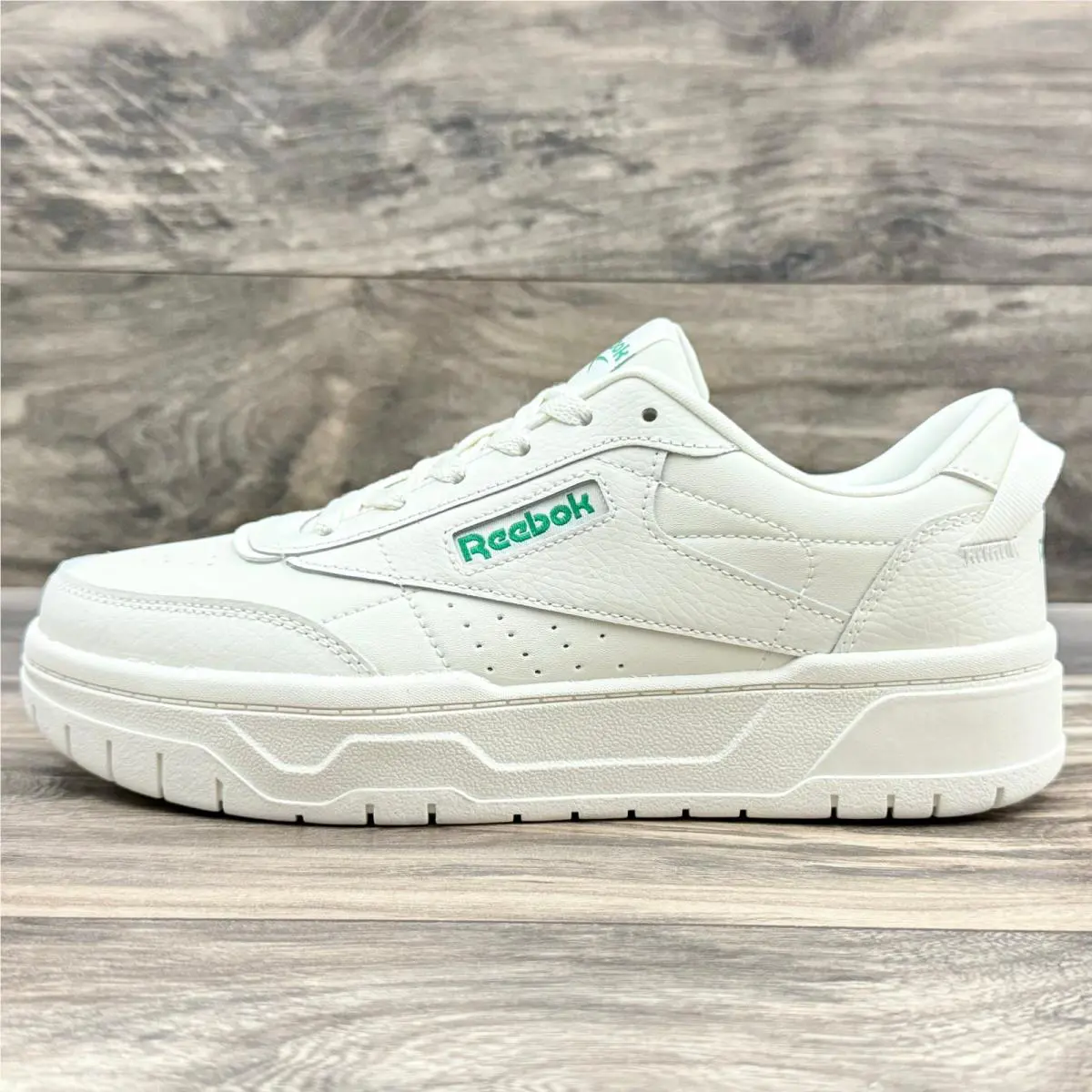 Reebok shoes - White 3