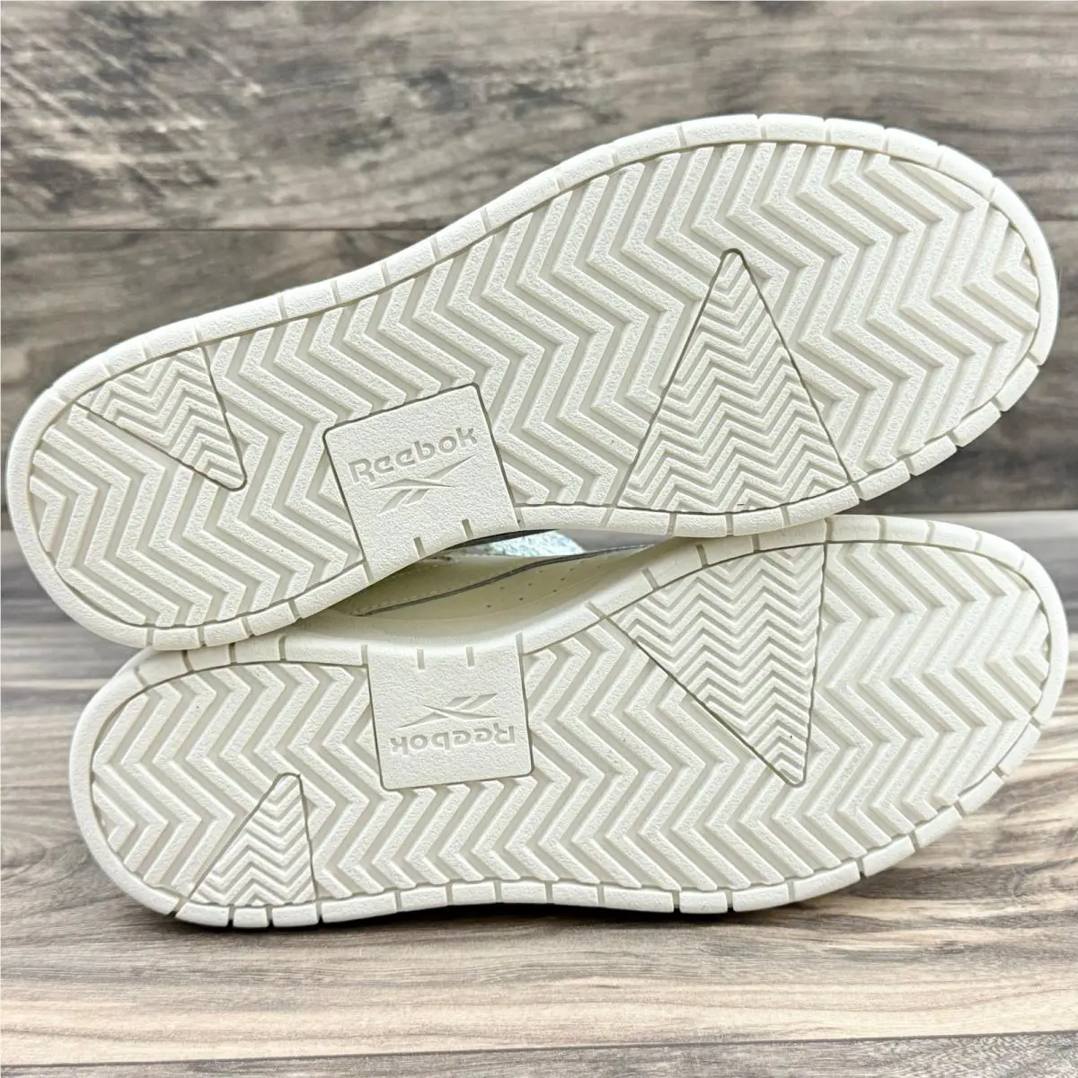 Reebok shoes - White 7