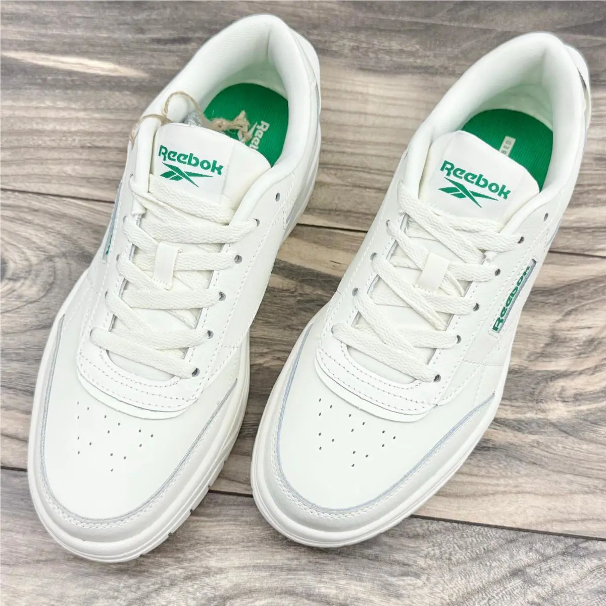 Reebok shoes - White 1