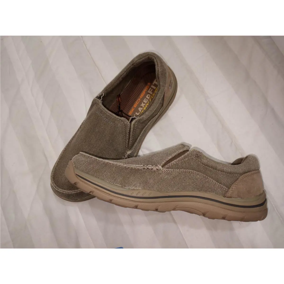 Skechers shoes - Beige (UPC: 195969606452) 0