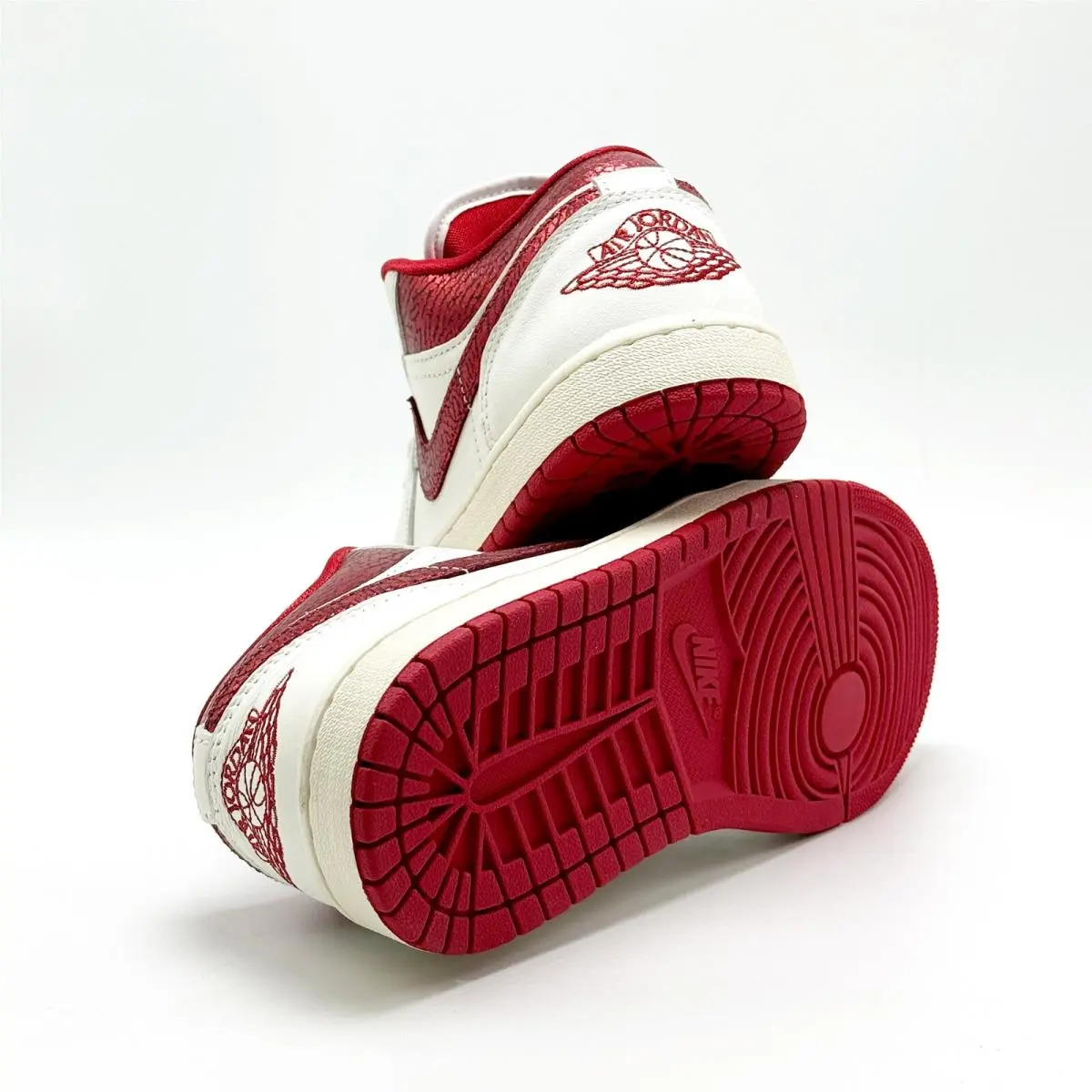 Nike shoes - Air Jordan 1 Low SE - HJ9338-106 - Red 3