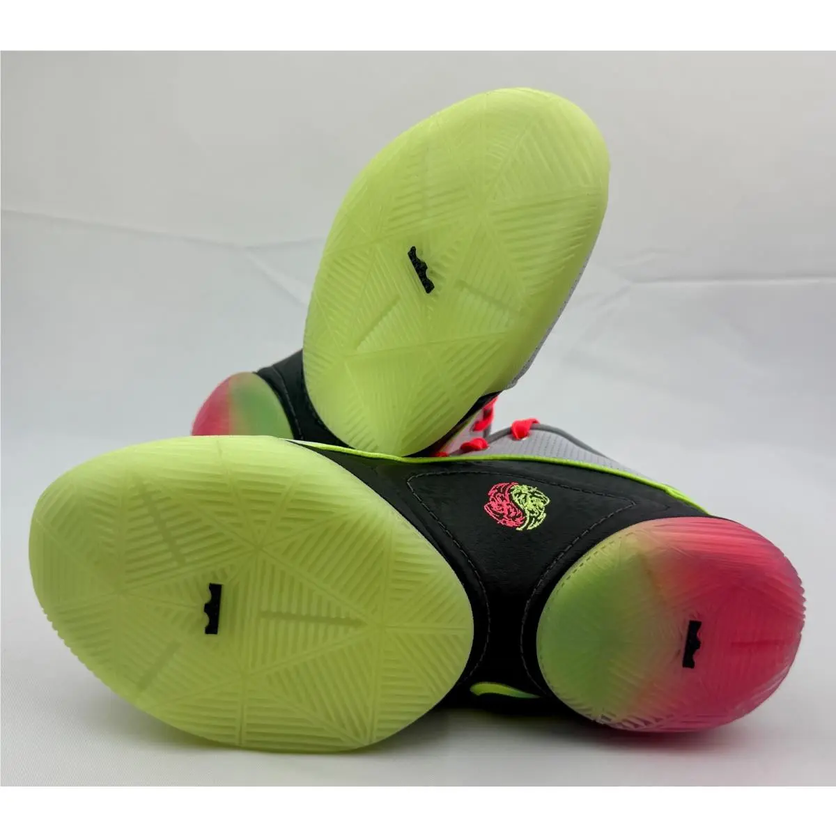 Nike shoes - Lebron XXII - Lebron XXII - FZ1094-101 - Multicolor 8