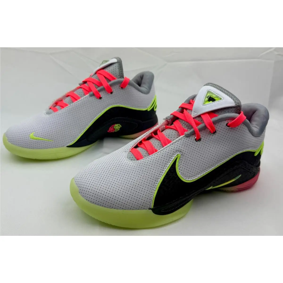 Nike shoes - Lebron XXII - Lebron XXII - FZ1094-101 - Multicolor 15
