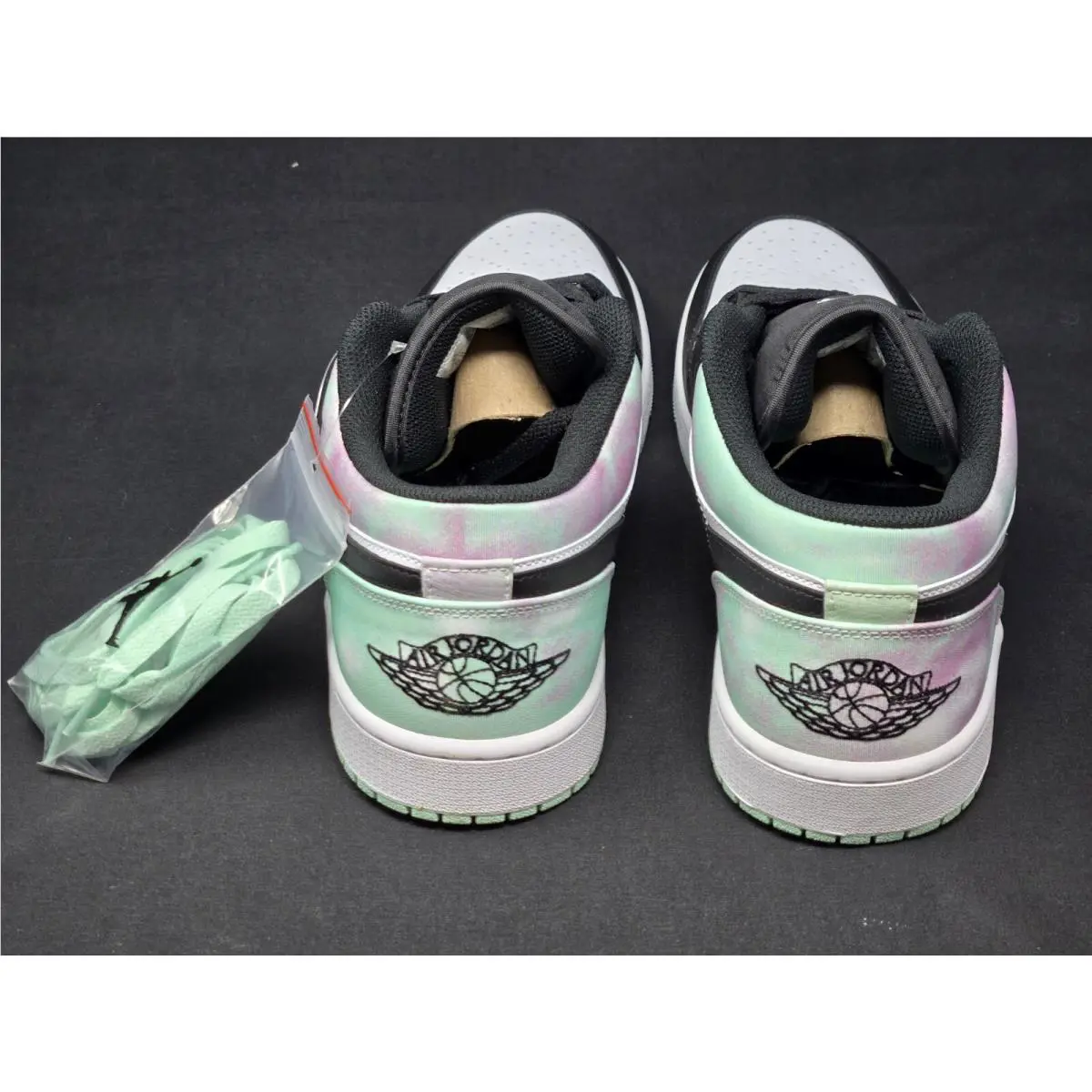 Nike shoes - White 4
