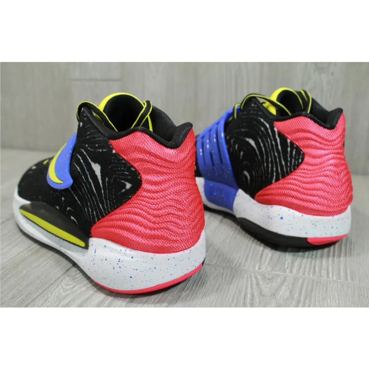Nike shoes - Multicolor 9