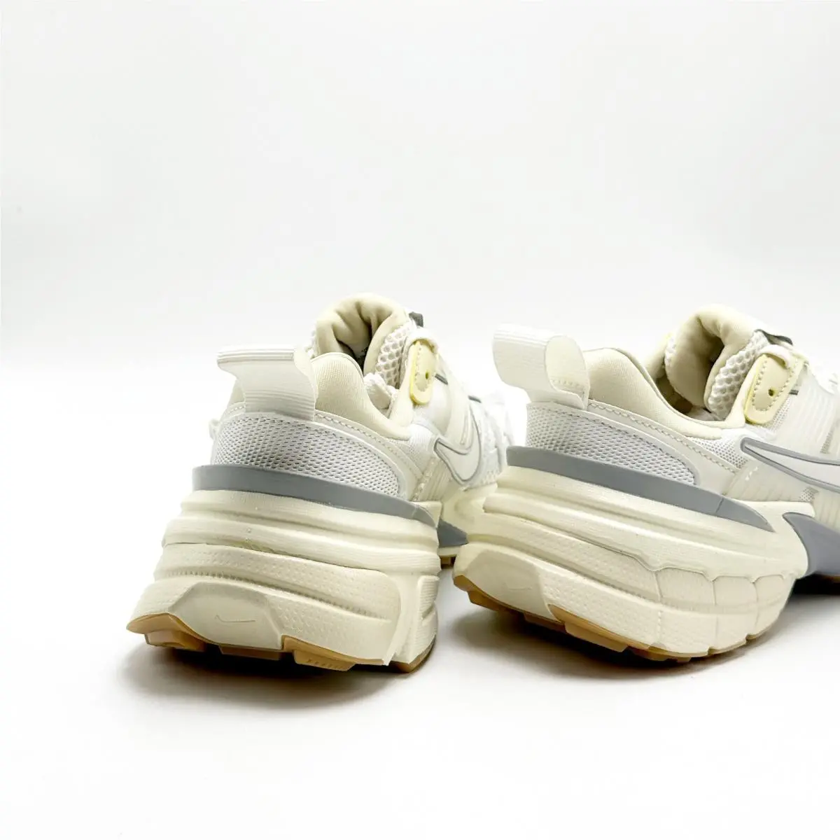 Nike shoes - Nike V2K Run - Run - FD0736-104 - Beige 7