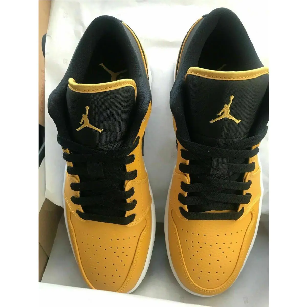 Nike shoes - 553560 700 - Gold 5