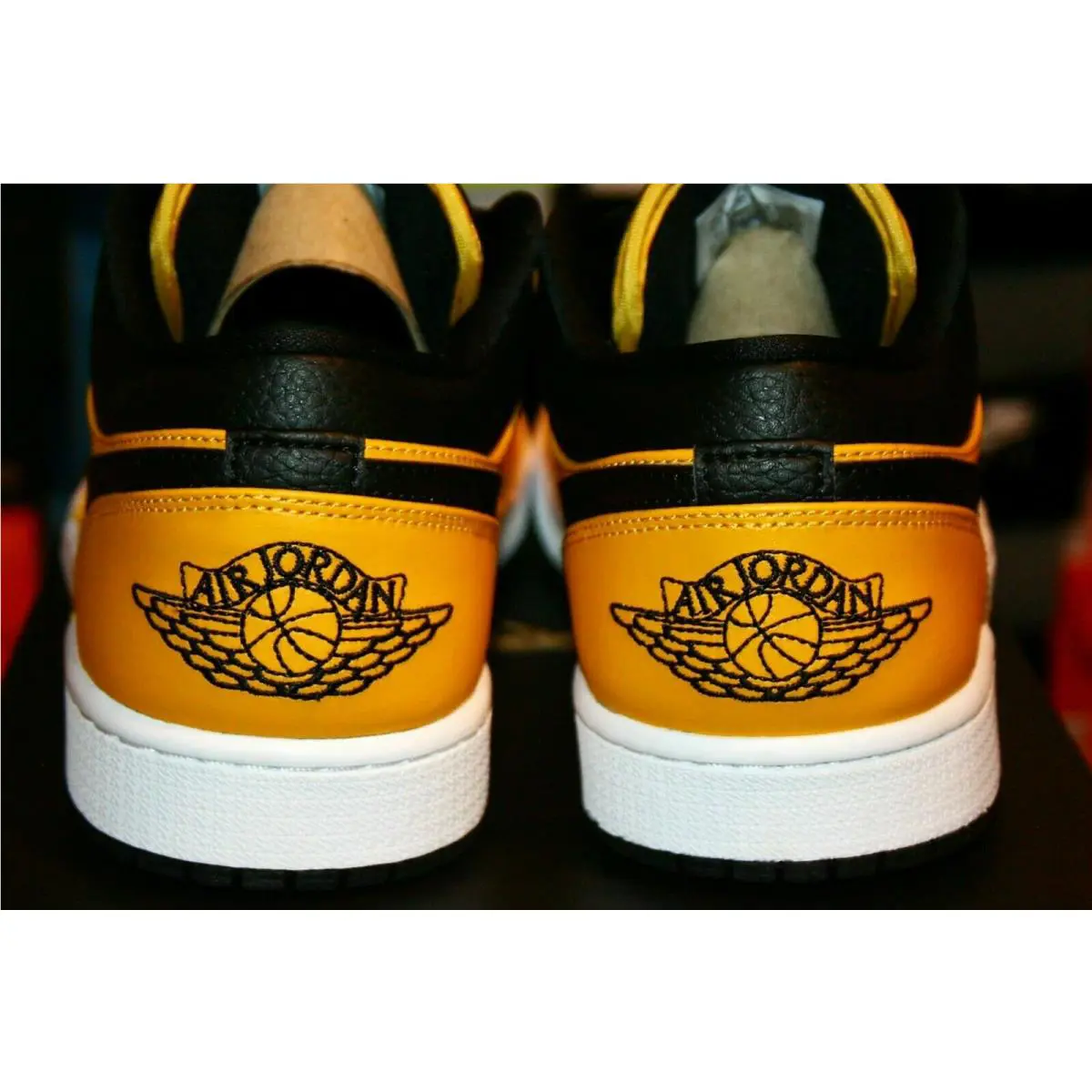 Nike shoes - 553560 700 - Gold 1