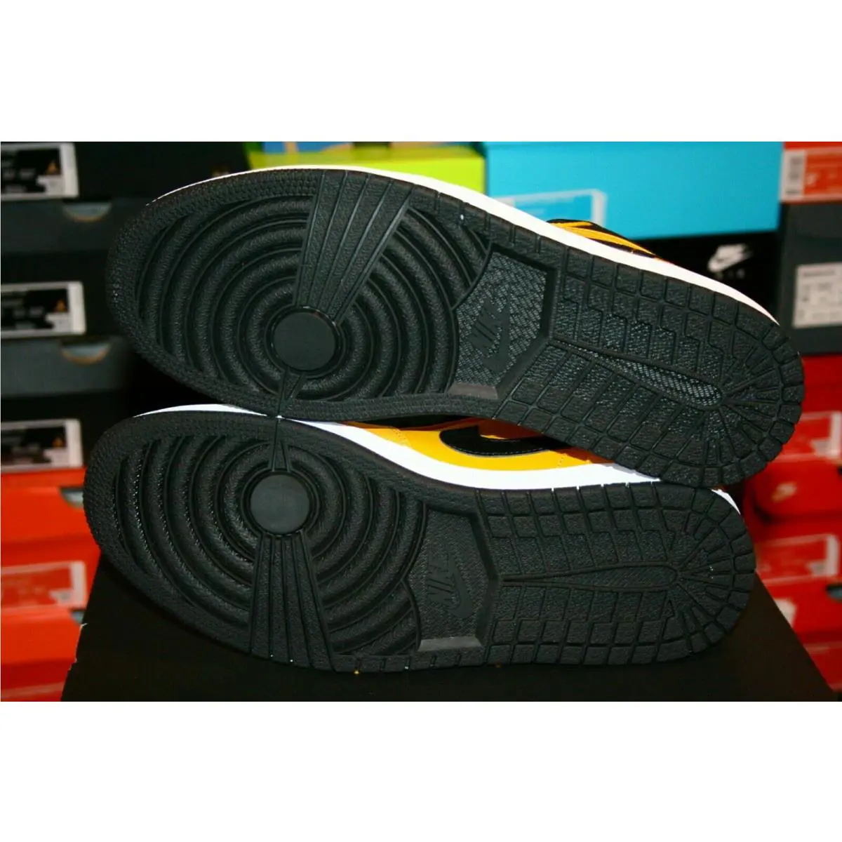 Nike shoes - 553560 700 - Gold 2