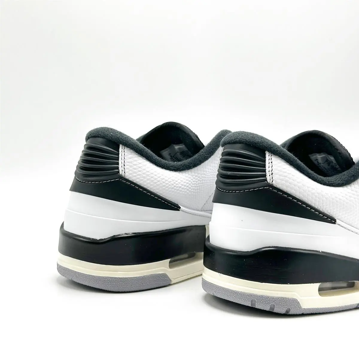 Nike shoes - JORDAN 2/3 - FD0383161 - White 7
