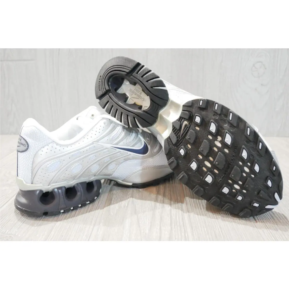 Nike shoes - Silver 4