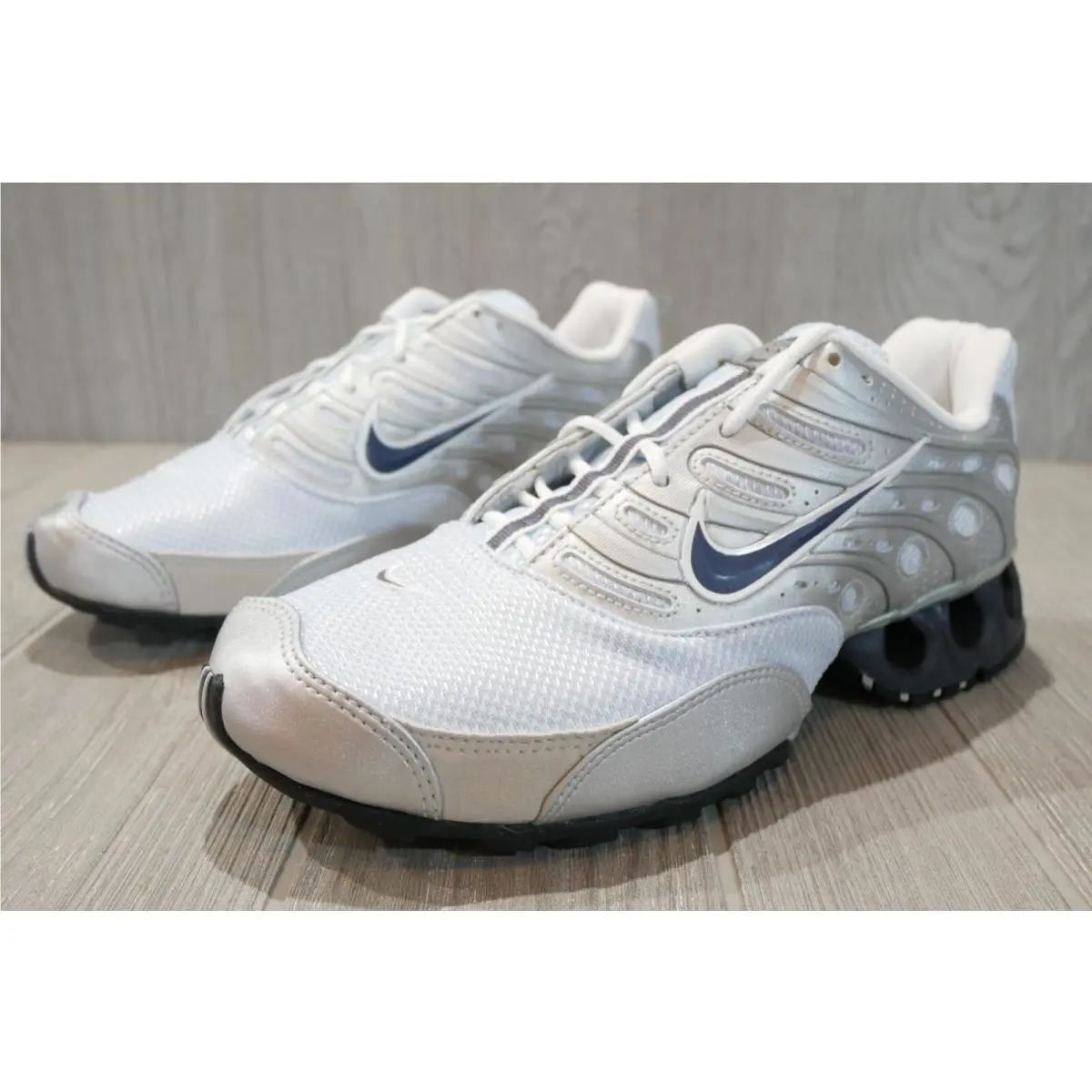 Nike shoes - Silver 0
