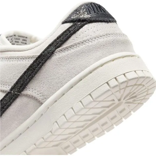 Nike shoes - White/Black 11