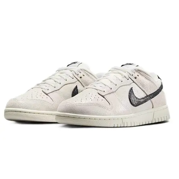 Nike shoes - White/Black 7