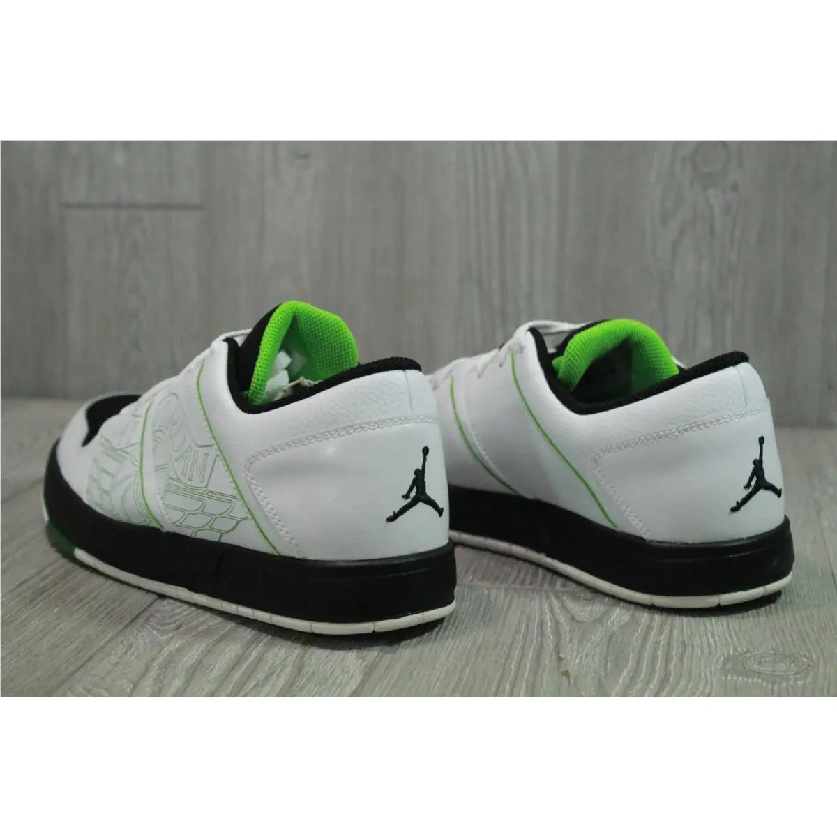 Nike shoes - White 2