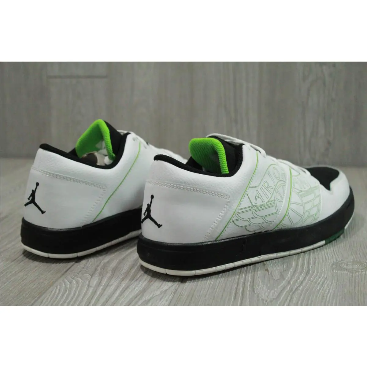 Nike shoes - White 3