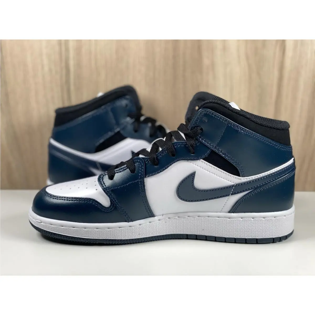 Nike shoes - Air Jordan 1 Mid GS - 554725-411 - Blue 3