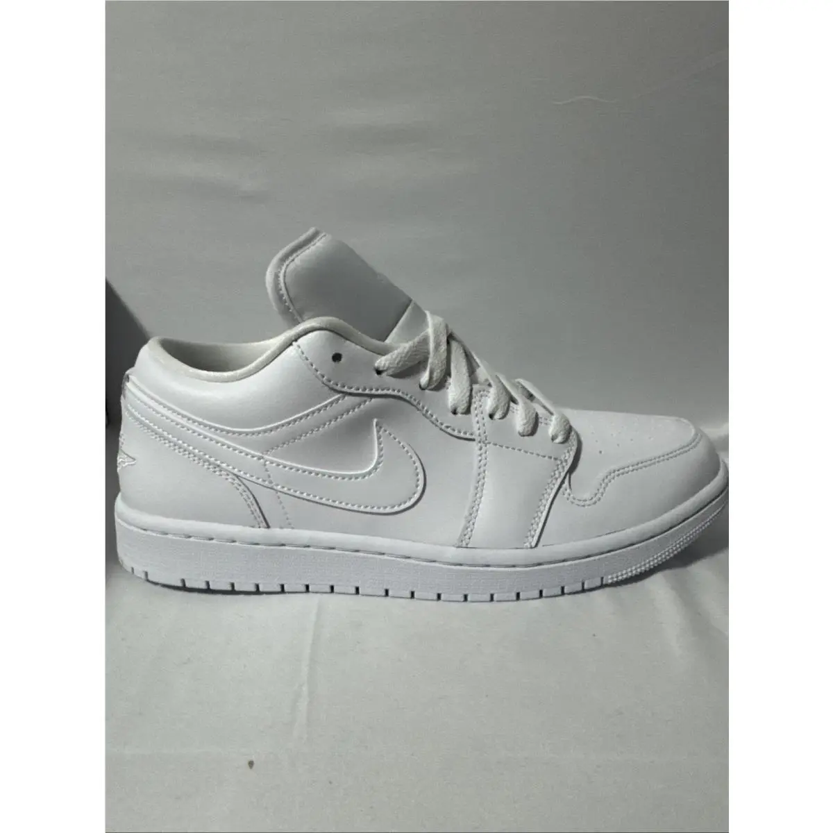 Nike Women`s Size 10 Air Jordan 1 Low DV0990 111 White Basketball Sneaker