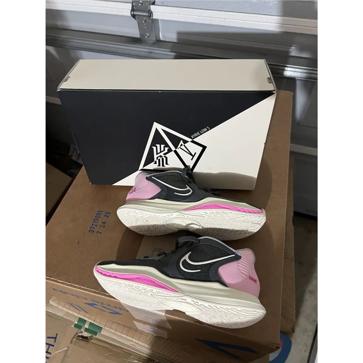 Nike shoes - Nike Kyrie 5 Low - Kyrie Low - DJ6012005 - Gray 0
