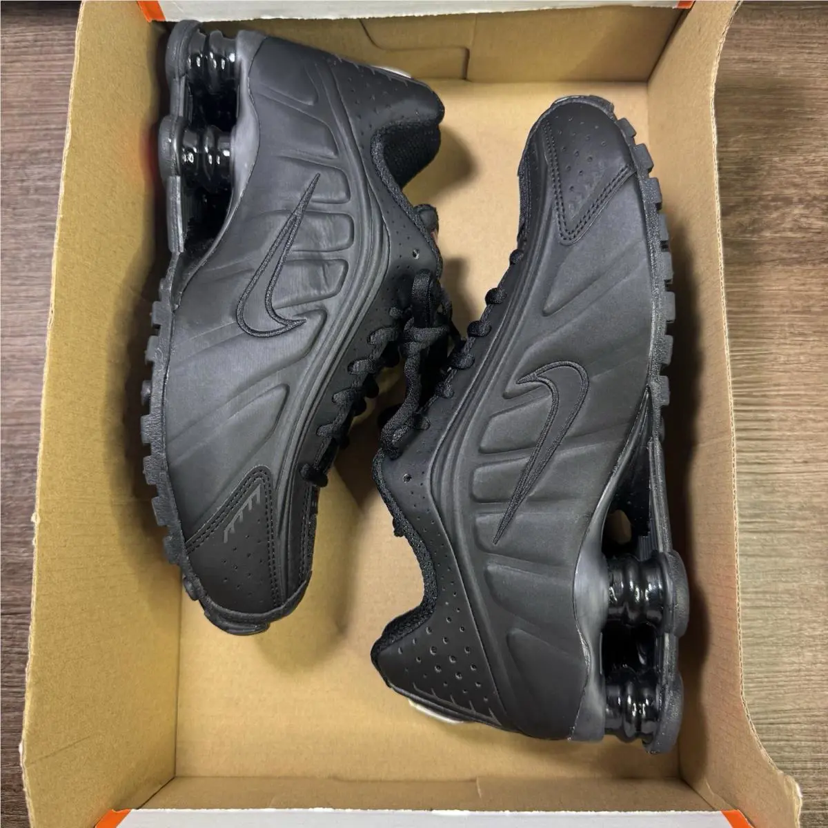 Nike shoes - Nike Shox - Shox - AR3565-004 - Multicolor 1